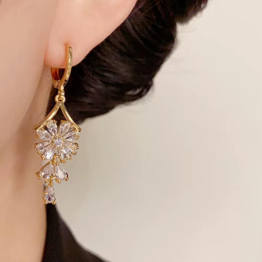 Copper-plated Real Gold Summer New Exquisite Fashion Super Flash Micro-inlaid Zircon Flower Fringed Ear Buckle Personalized Exaggerated Earrings