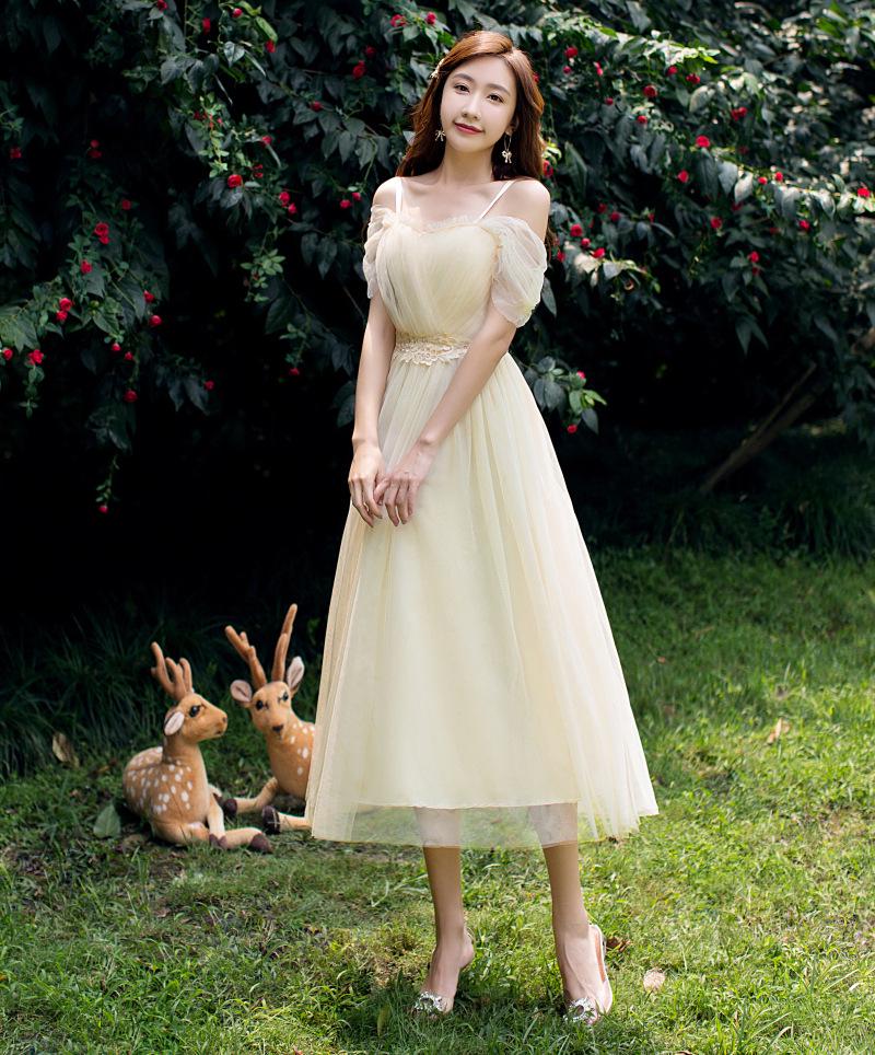 2025 New Off-the-Shoulder Bridesmaid Dress: Mid-Length, Slimming, with Fairy Charm for Special Occasions.