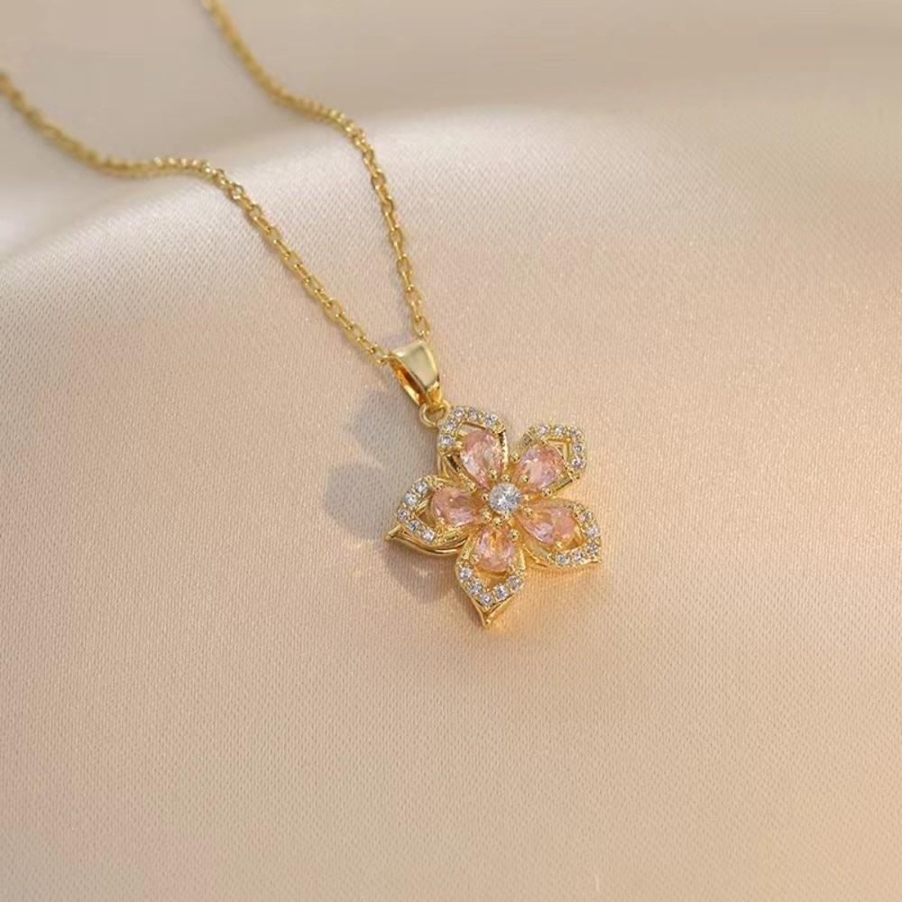 Sweet Zircon Pendant Necklace Shiny Petal Gold Necklace Gifts Rotatable Flowers Choker For Women