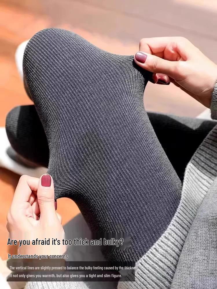 Women's Plus-Size Fleece-Lined Base Layer Pants, Footed Tights for Autumn and Winter - Thickened Warm Cotton for Up to 200 Jin.