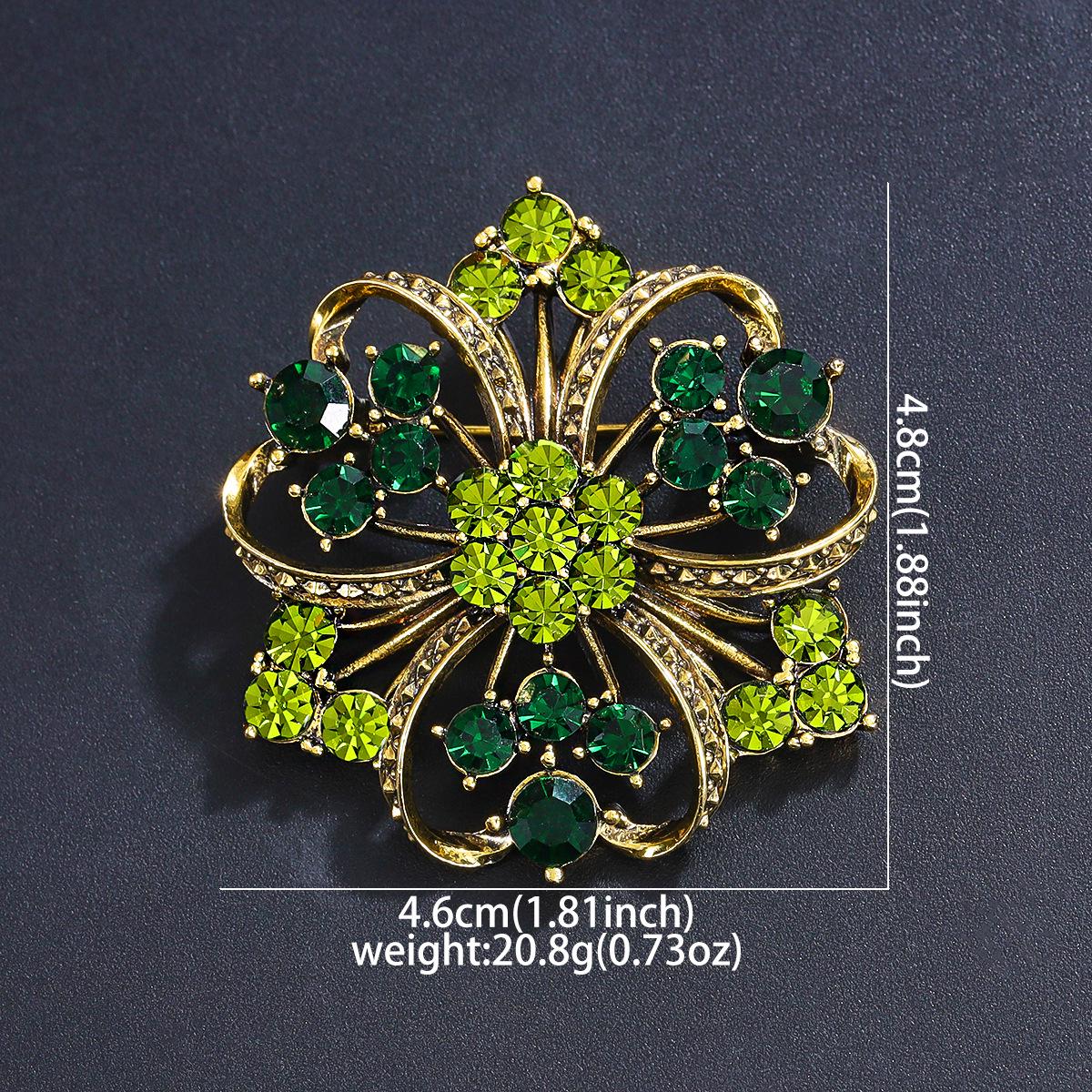 

Элегантная зеленая брошь с цветочным узором для костюмов и вечерних платьев темно-зеленого/античная золотой