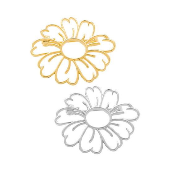 Women Brooch Smooth Surface Hollow Sun Flower Design Lapel Pin Non-Slip Buckle Scarf Badge Clothing Bags