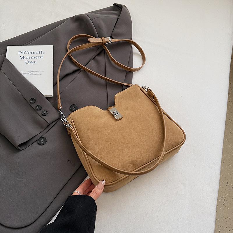 

2025 Vintage Frosted Minimalist Large-Capacity Crossbody Shoulder Bag One Size хакі