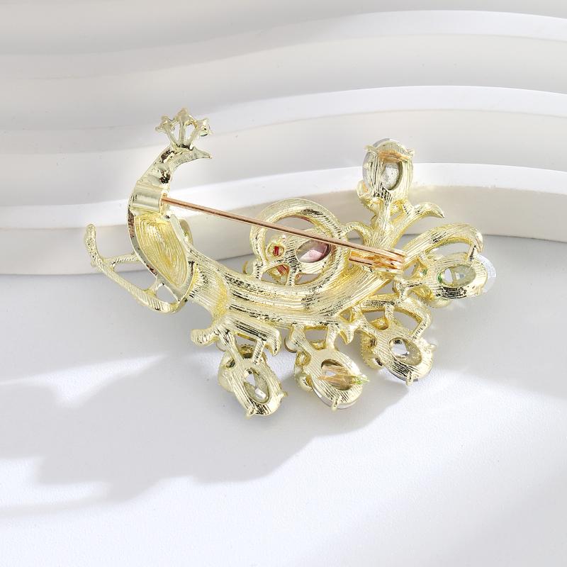 Luxusní brož s pavím motivem a otevřenou síťkou zdobená kamínky pro ženy Smaltovaný špendlík Neformální doplňky na párty Nové dárky pro přátele