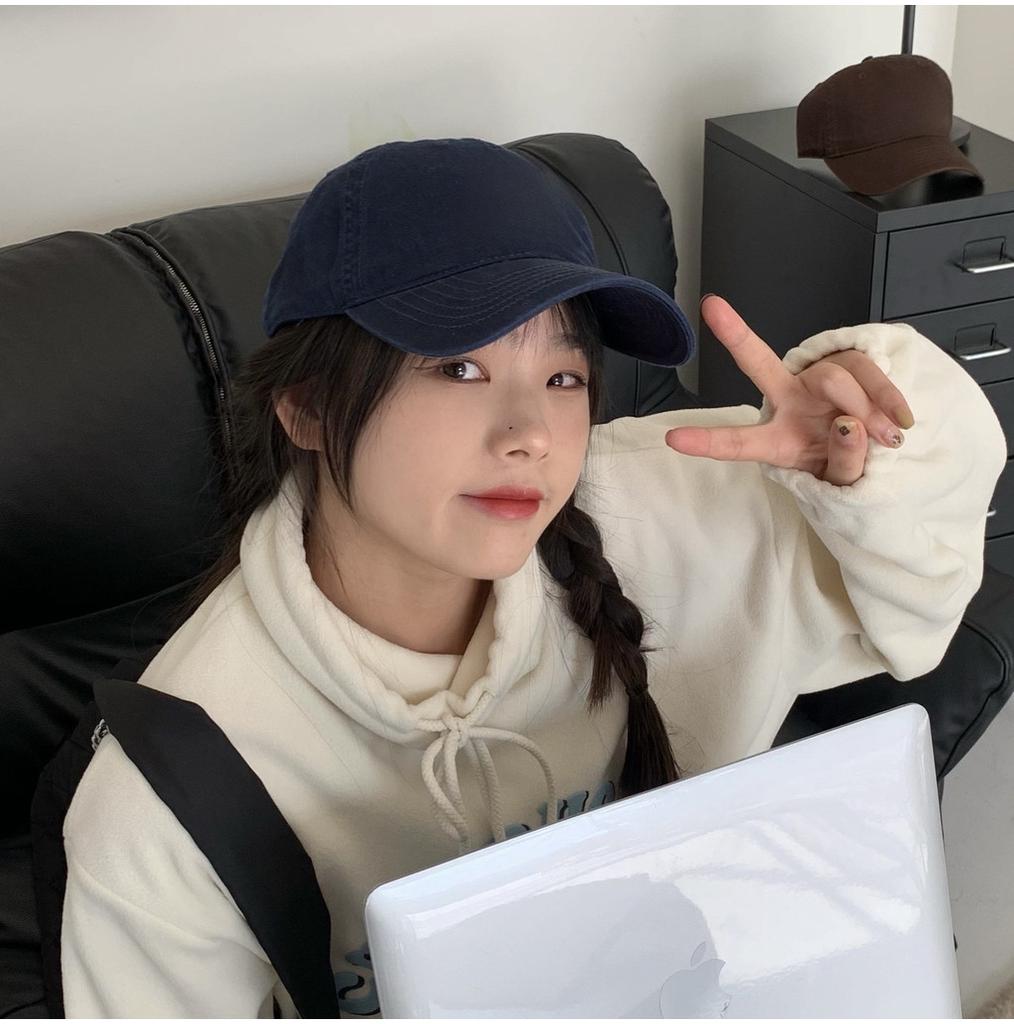 Classic Soft Design Top Baseball Cap For Men And Women Available In Multiple Colors