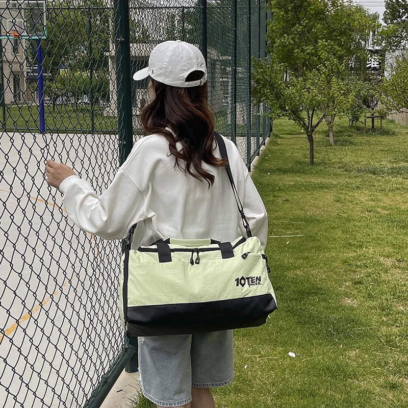 Cestovní a sportovní taška ve stylu korejském stylu s velkou kapacitou - Všestranná crossbody taška pro obchodní nebo neformální použití