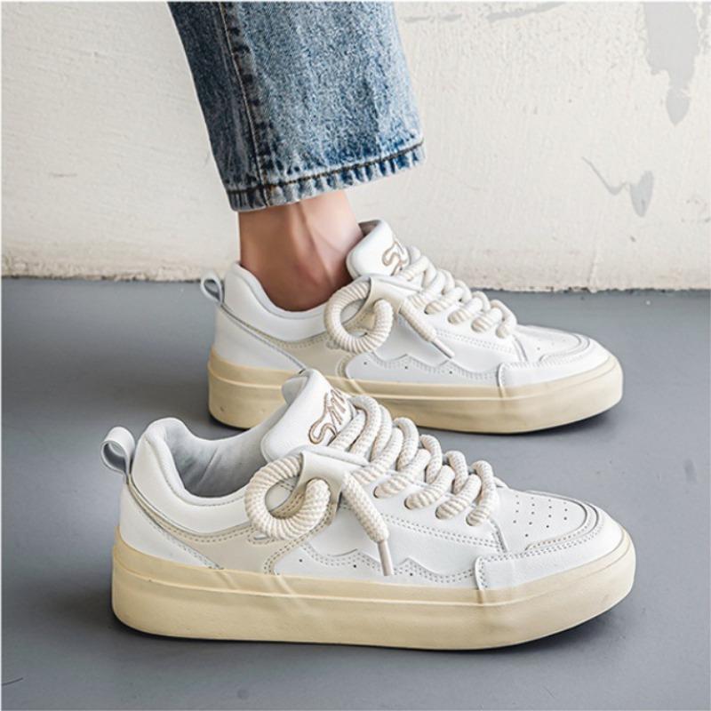 Fashion Small White Shoes Men's Sports Leisure Skate Shoe Thick Soles Man Shoes Designer Sneakers Men Skateboard Spring/Autumn Lace-up