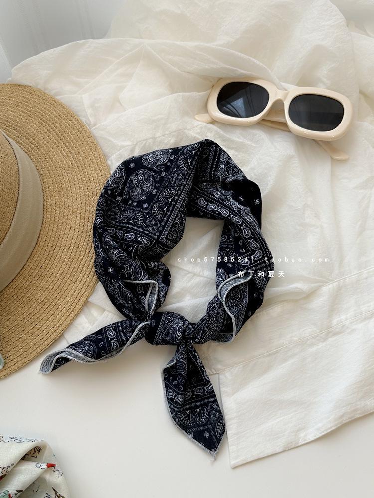 Quadratischer Schal aus Baumwolle und Leinen mit floralem Tupfenmuster - Retro & frisches Kopftuch