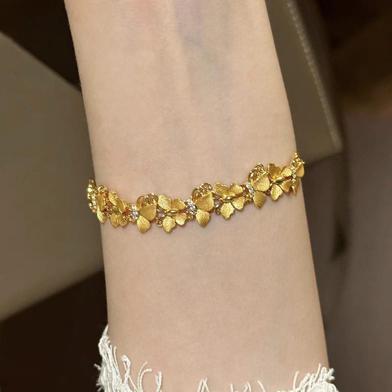 

Butterfly flying bracelet women s light luxury high-end sense will not fade for a long time jewelry