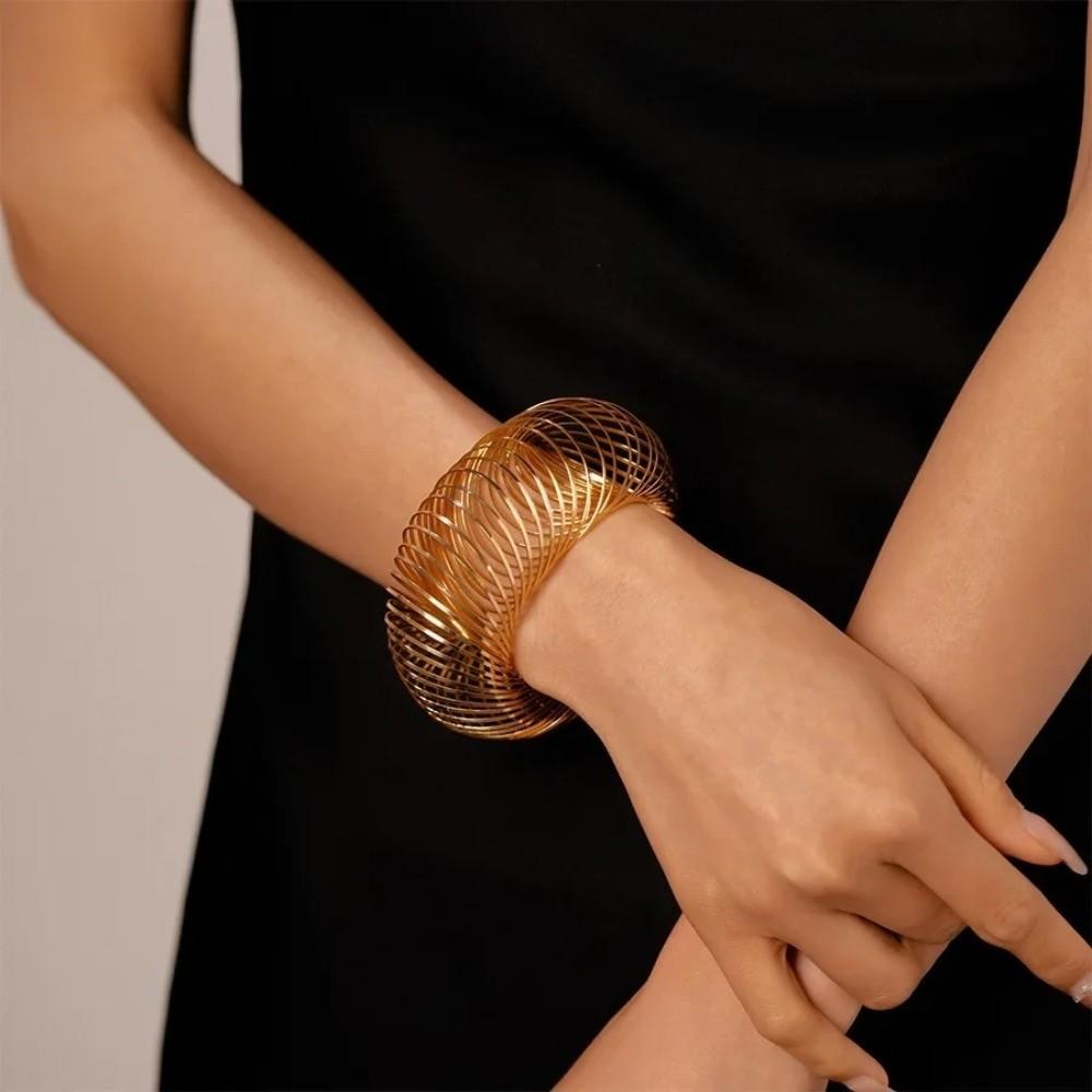 Flat Wire Hollow Out Bracelet Round Shape Metal Bracelet  Women's Handwear Jewelry Accessory