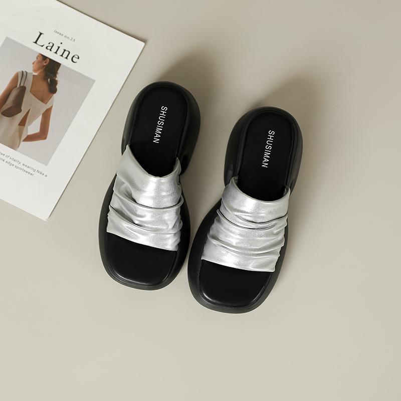 !! Summer New Heightening Shoes Platform Slippers Wear Beach Shoes One Word Drag Holiday Style