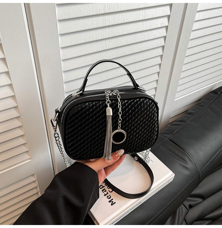 

Маленькая квадратная сумка через плечо, популярная в этом году сумка, новая высококачественная текстурная цепочка, сумка для мобильного телефона, модная женская сумка чёрный