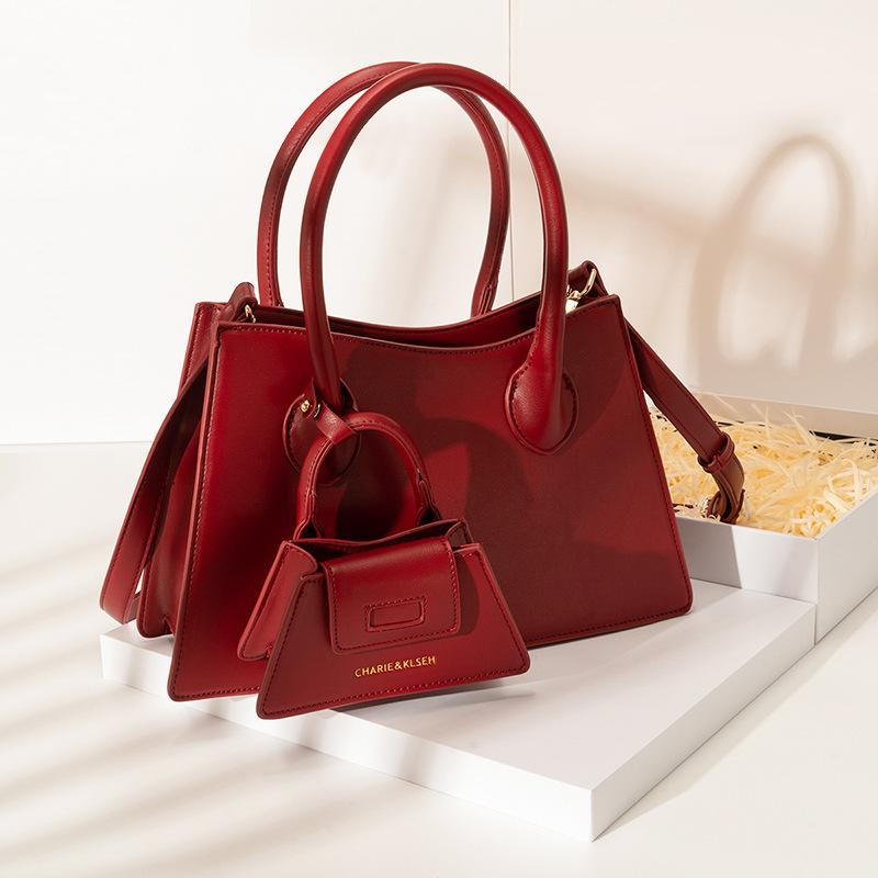 The Red Bride's Hand-held Wedding Bag, A High-end Bag, and A Women's Crossbody Bag for Commuting