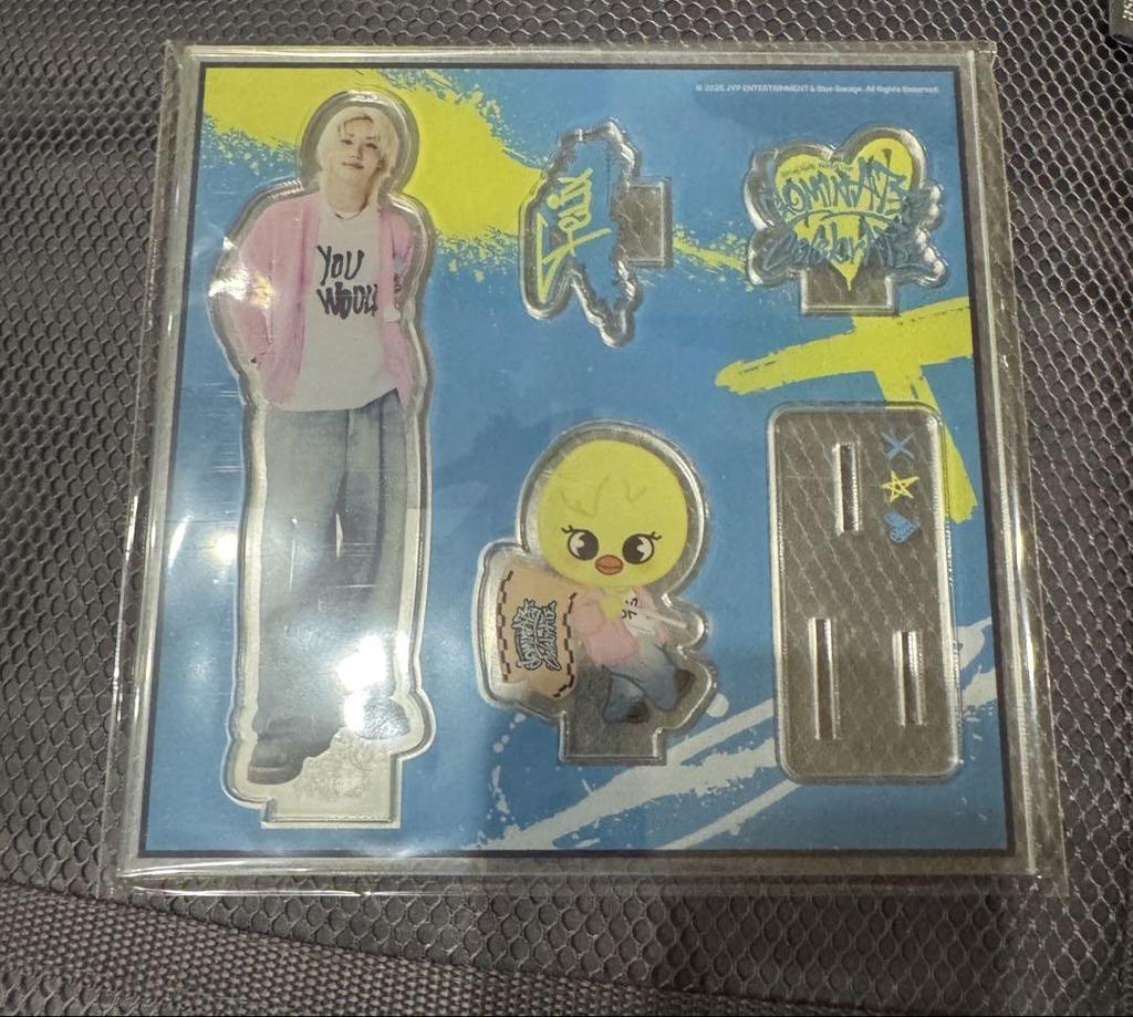 [USED] Straykids POPUP Celebrate Acrylic Stand Felix