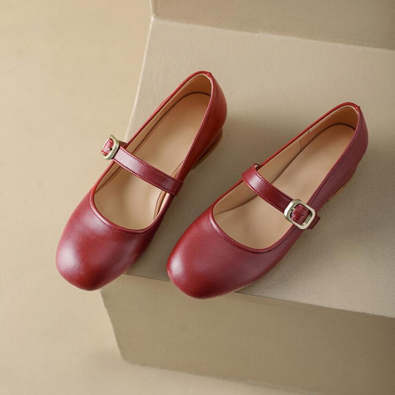 

Four seasons wear women s casual single shoes low heels women s single shoes solid color leather shoes round head new large size shoes rubber soft sol 39 красный