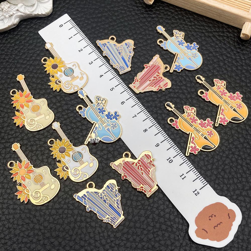 Colorful Alloy Musical Instrument Keychain Pendant: Harp, Guitar, Cello Charm