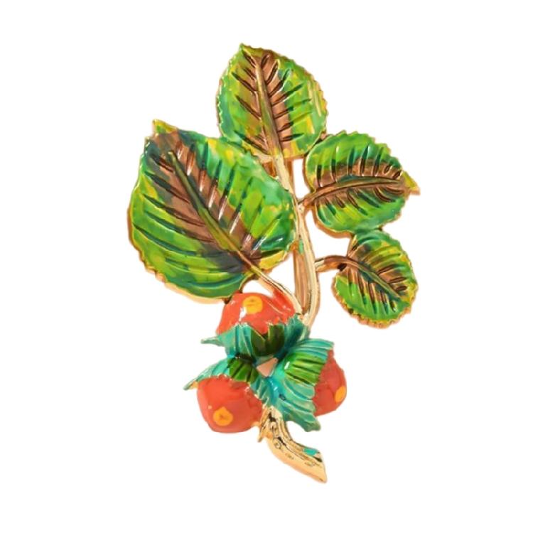 Artistic Enamel Autumn Leaf Pin Jewelry Combining Vintage Aesthetics and Natural Accent for a Distinctive Look
