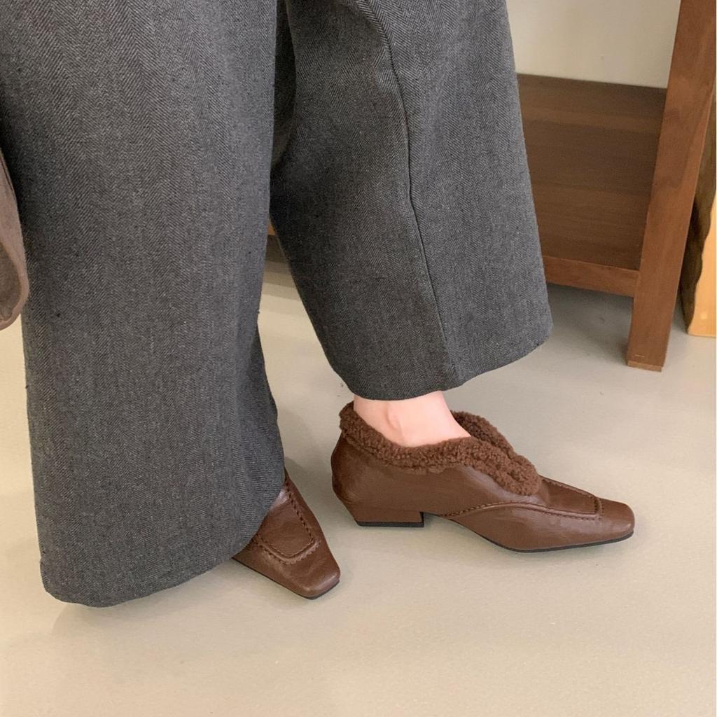 2025 autumn and winter new small square head fluffy soft sole deep mouth lace up commuter work women's single shoes