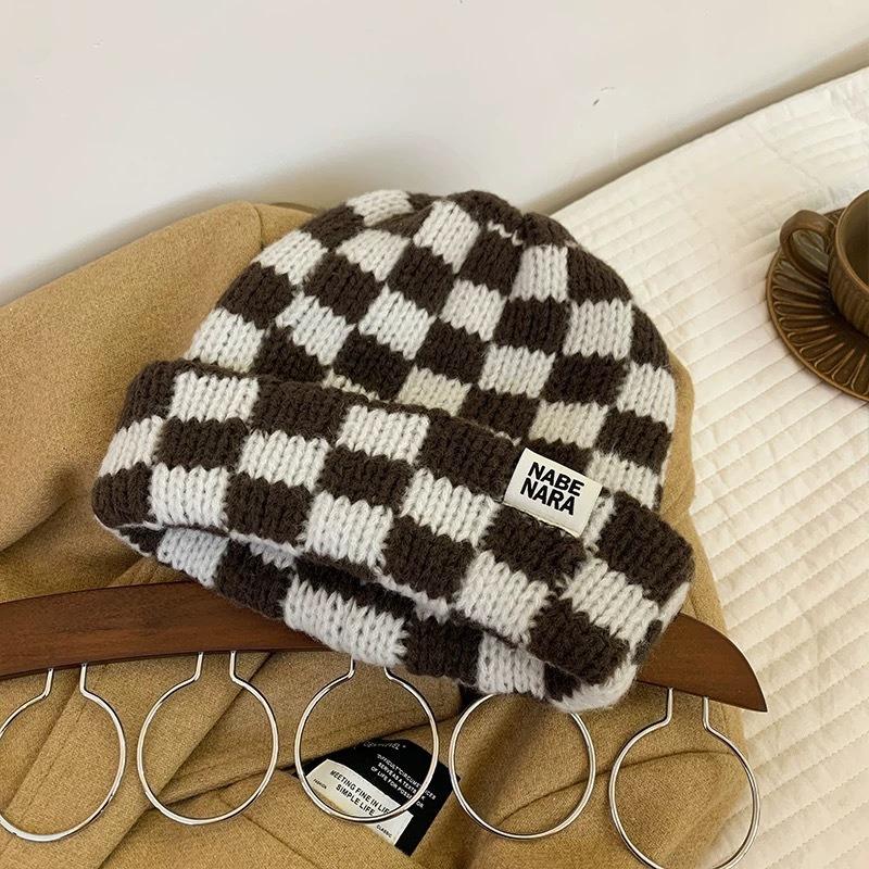 Thickened knitted hat, fashionable jacquard wool hat, small and versatile couple cold hat in autumn and winter