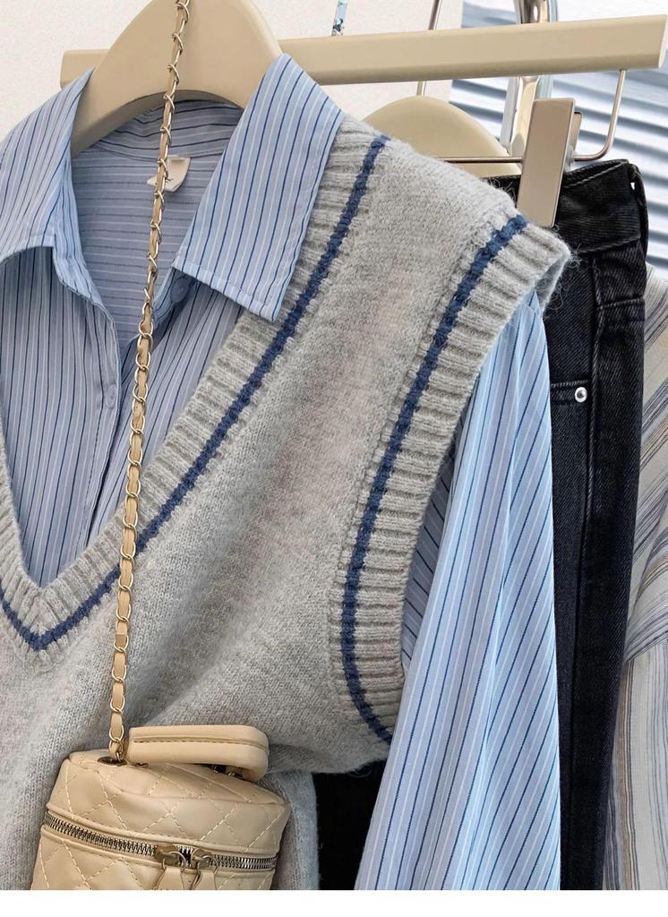 Gray V-neck Korean Style Knit Vest: Women's Sleeveless Sweater for Spring, Autumn, and Winter Layering.