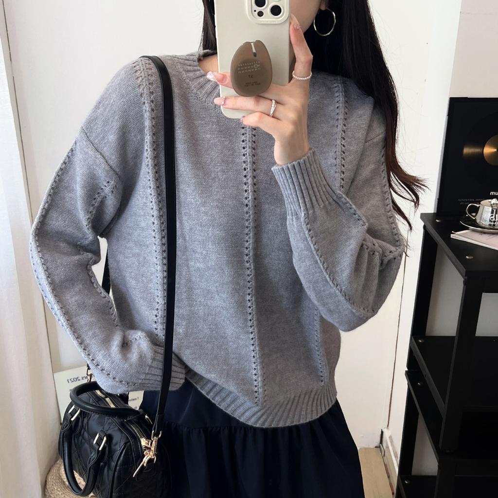 Japanese-style Simple and Casual Cut-out Sweater Pullover for Autumn, New Round Neck Solid Color Design Sense Knitted Sweater for Women