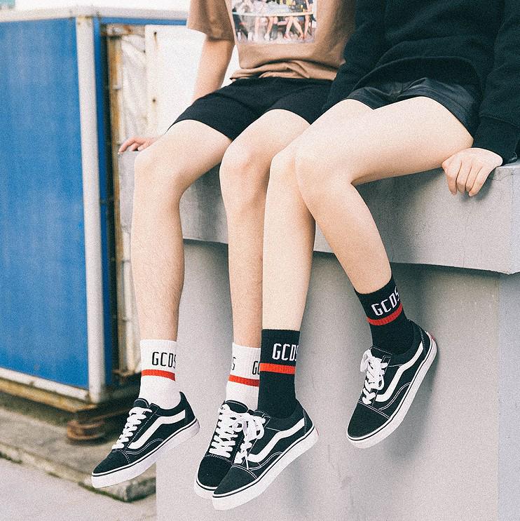 Japanese Harajuku Street Style Mid-Calf Striped Socks - Unisex Trendy College Skateboard Fashion
