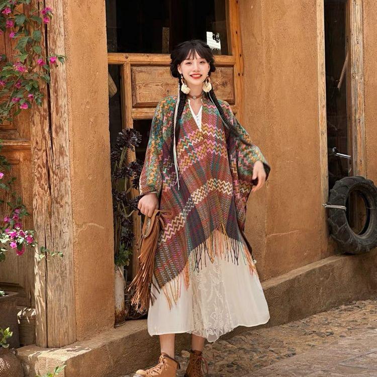 Ethnic Style Wave Pattern Long-Sleeve Knitted Shawl for Women - Warm for Autumn/Winter Travel