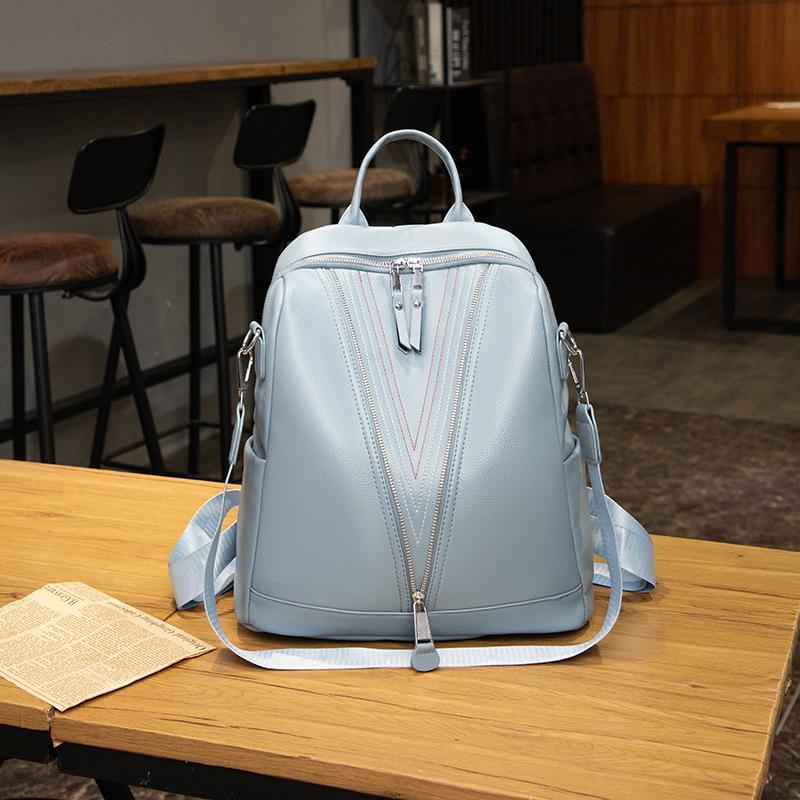 A Fashionable and Trendy Backpack for Women Commuting To Work, with A Large Capacity for Casual Wear