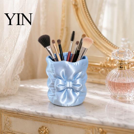 Makeup Brush Holder 3D Printed Bow Holder, Large Capacity Beauty Tool Eye Shadow Desk Organizer, Bowknot Pencil Storage Container Cup Concealer