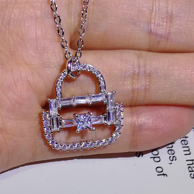 

Сумочка легкая роскошная нишевая дизайнерская Ins серьги классный стиль простое бриллиантовое ожерелье кулон