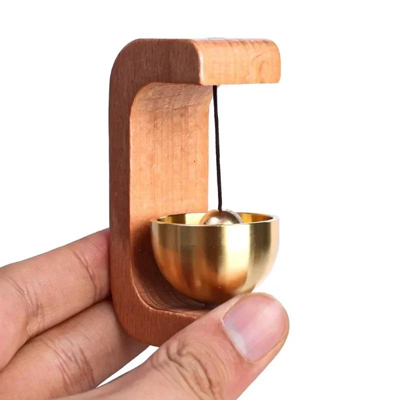 Solid Wooden Round Doorbell with Magnetic Brass Wind Chimes Wireless Jingle Bell Entrance Bell Pendant for Home Decoration