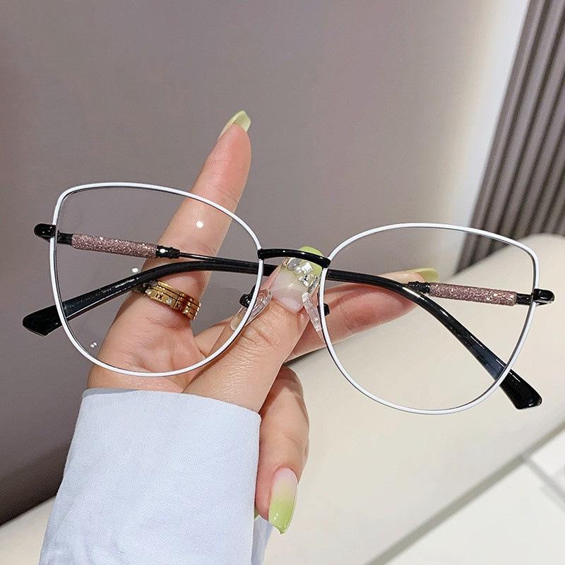 Metal Cat Eye Flat-Lens Glasses 2024: Trendy Anti-Blue Light Frames in Xiaohongshu Celebrity Style