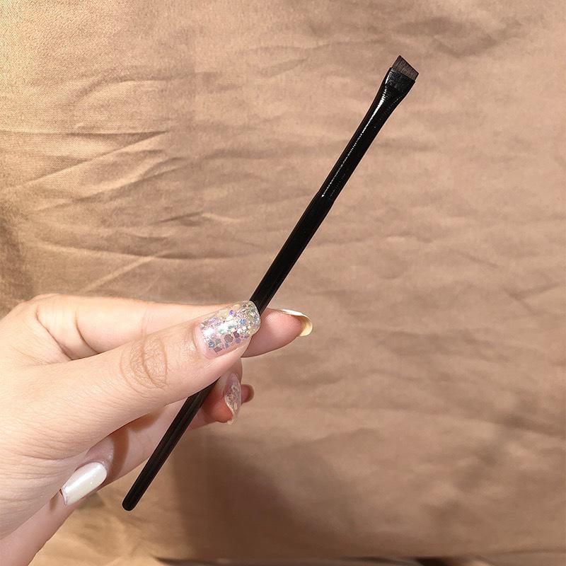 

Mingxi Zhi Ultra-Fine Aegyo Sal Eyeliner & Angled Brow Brush Set