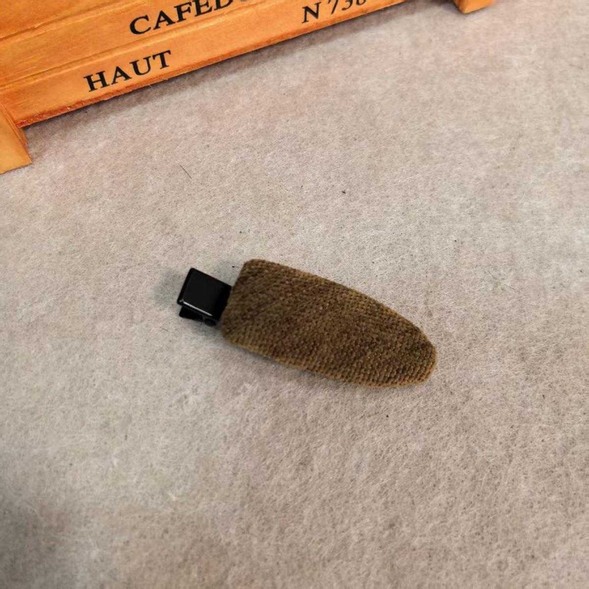 

Korean Style Seamless Metal Duckbill Hair Clip - Versatile & Elegant Hairpin