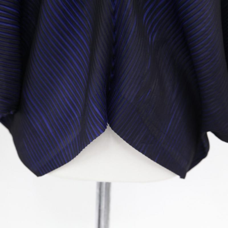 Shiz Madam Women S Two Tone Gradient pleatS Cardigan J31682