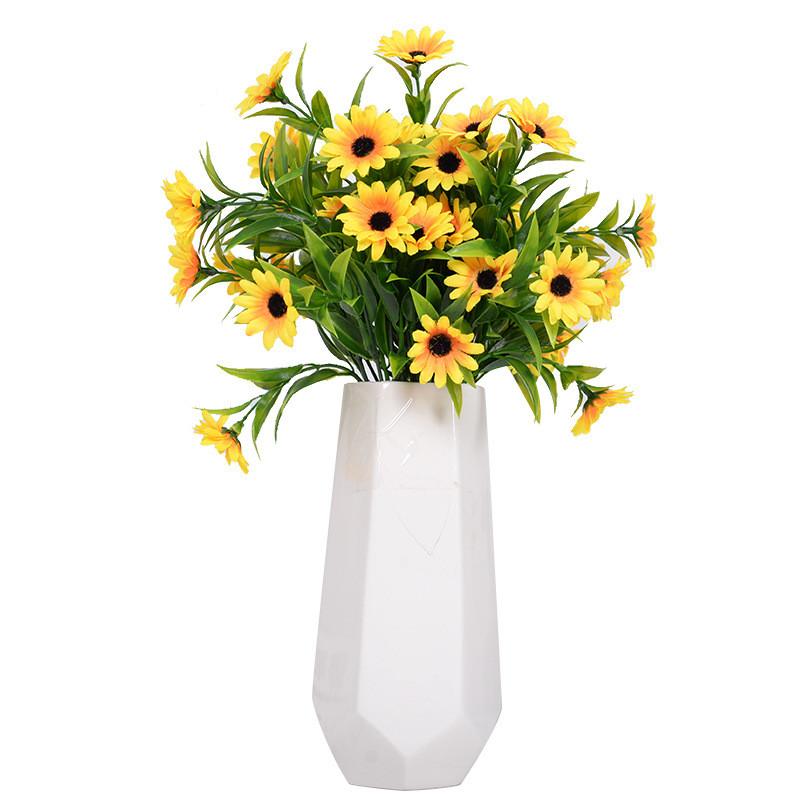 Artificial Small Daisy Flower Arrangement With Handcrafted Technique For Event And Home Use