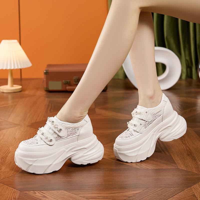 Platform white shoes women's 2025 summer new breathable mesh sandals fashionable versatile small inner height increase women's shoes