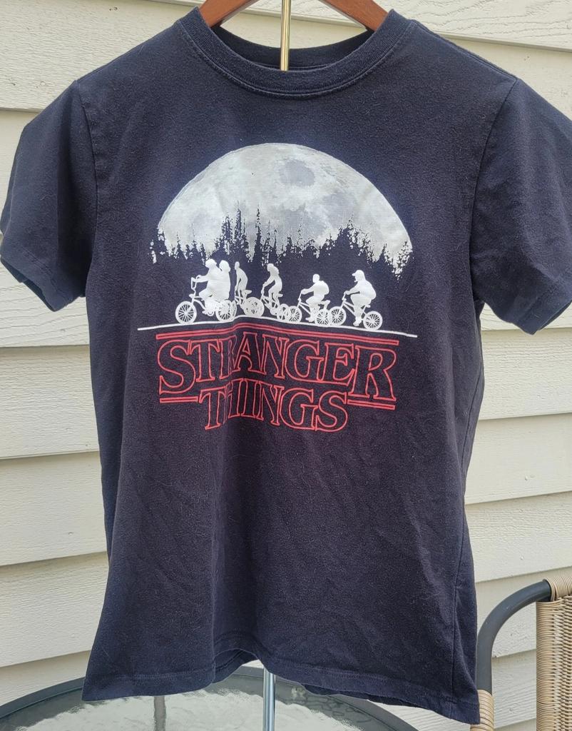 2021 Stranger Things Netflix Black T Shirt Size XS Unisex Silhouette On Bikes