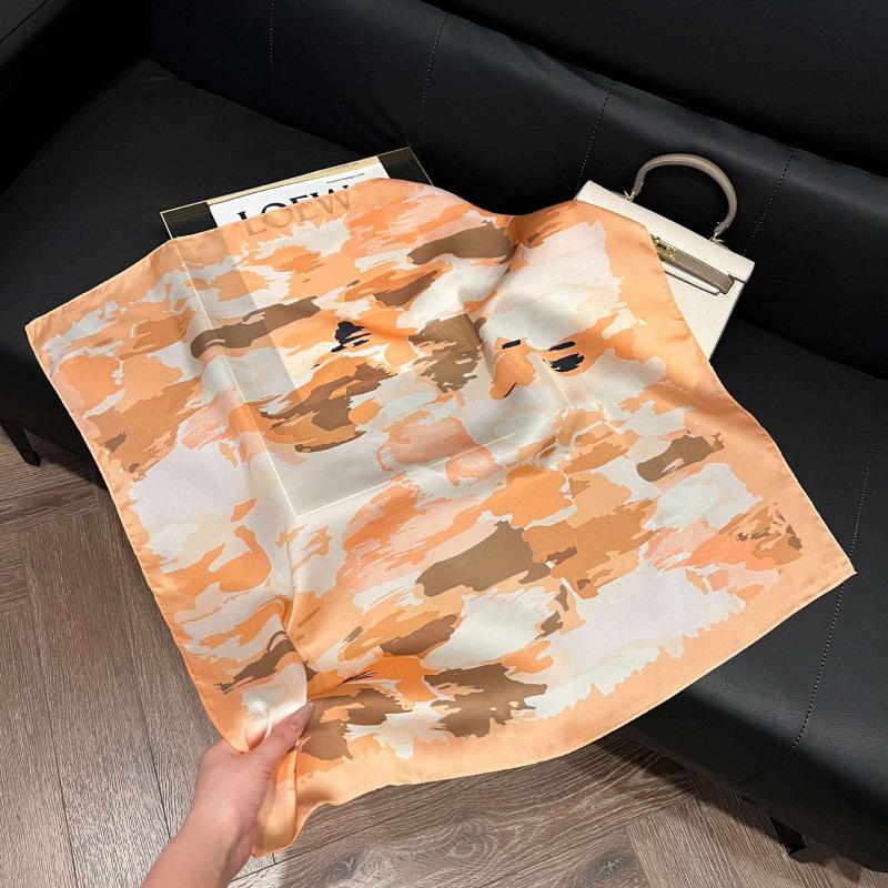 New 71 * 71cm Korean version small square scarf women's silk scarf spring and summer thin sunscreen scarf neck protection tied bag headband scarf