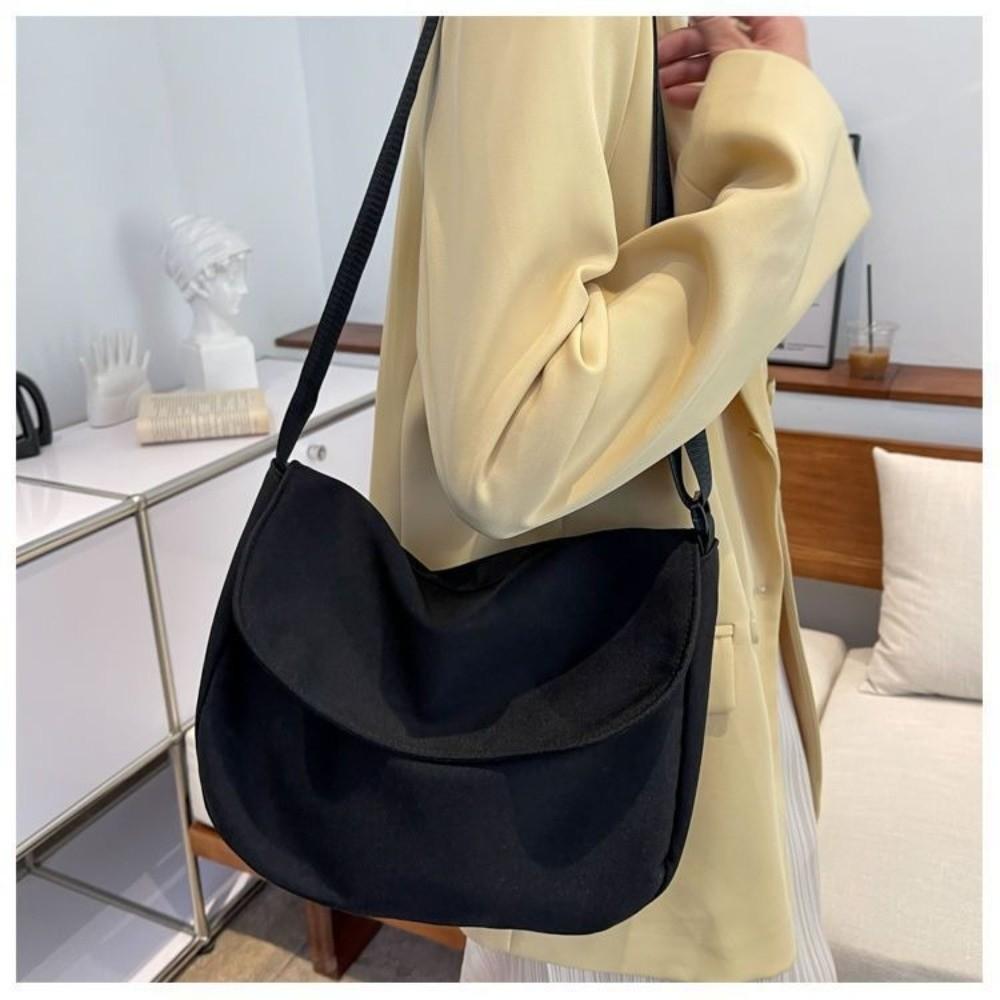 Nylon Crossbody Bag Large Capacity Japanese Style Message Bag Solid Color Lightweight Shoulder Bag Outdoor Fashion Accessories