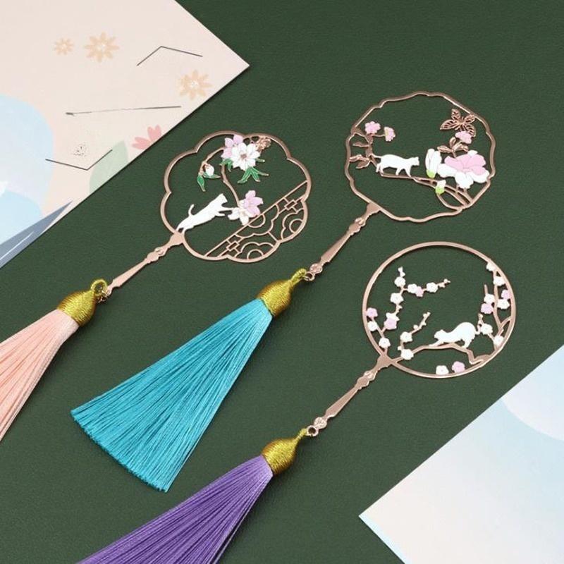 1 Pcs Vintage Chinese Style Fan Shape Flower Cat Tassels Metal Bookmarks Book Marker Page Holder Gift Stationery