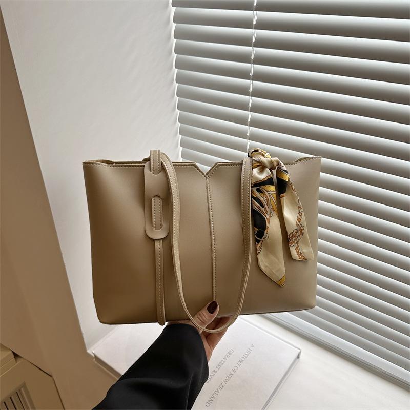 

Premium Tote Bag 2025 Autumn and Winter New Casual Retro Versatile Underarm Bag Women s Commuter Large Capacity Tote Bag хаки