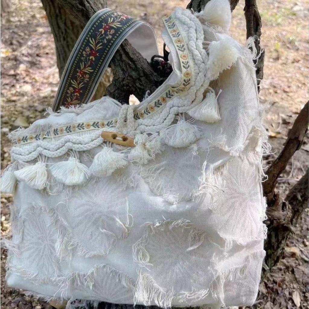 Zurück zum natürlichen ethnischen Stil, vielseitig, einfache Fransen-Farbschnalle, Nischen-Einzelschulter-Schrägkörpertasche, Stofftasche mit großem Fassungsvermögen