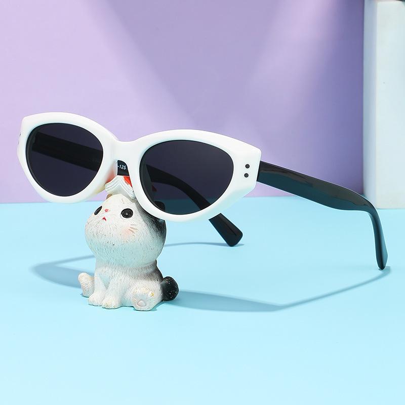 Kids  Unisex Black Fashion Sunglasses - Lightweight, Trendy & UV Protection