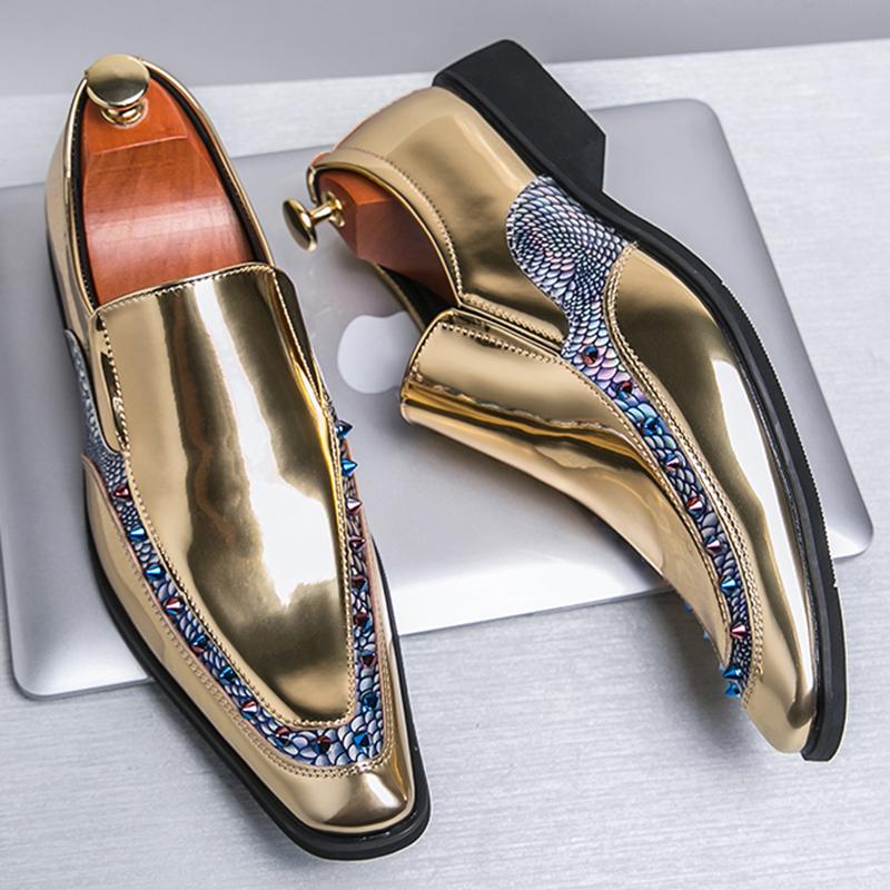 Luxury Brand Designer Fashion Men Gold Black Rivet Slip On Casual Shoes Formal Wedding Dress Homecoming Footwear Zapatos Hombre