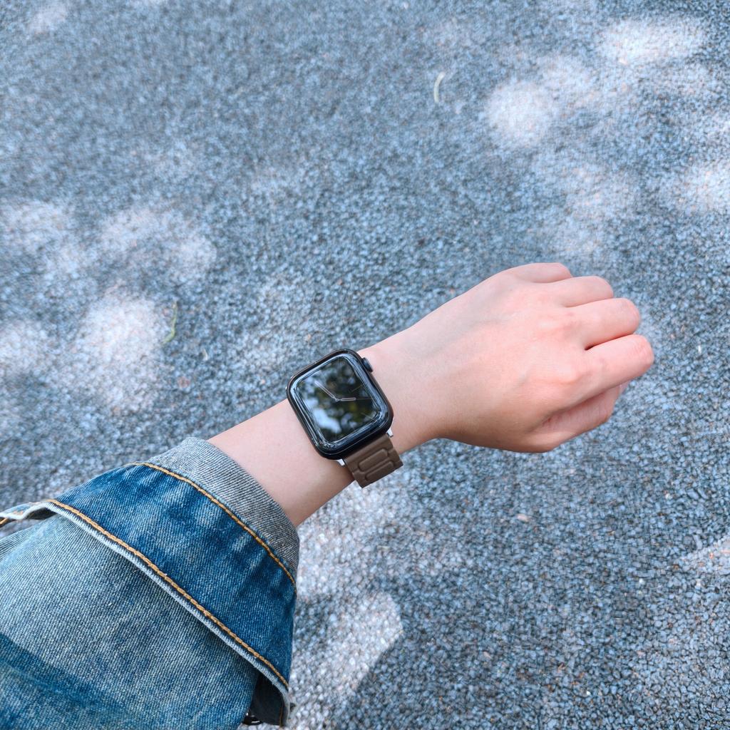 Watch Band For Apple Watch Series 10 9 8 7 SE 6 5 4 3 2 1 42mm 41mm 40mm 38mm 3-Bead Magnetic Leather Strap