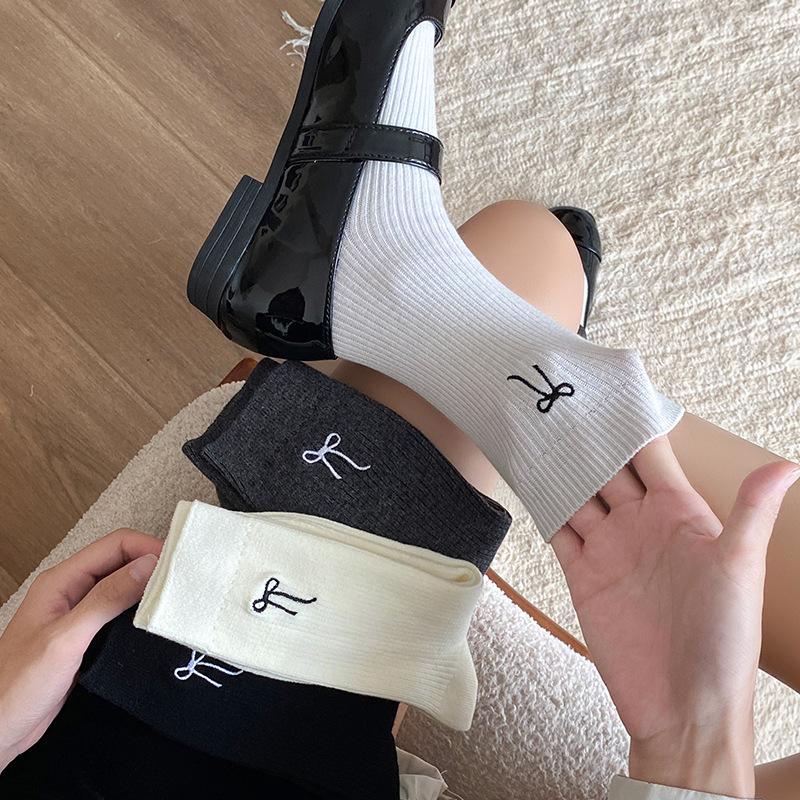Autumn Socks, Women's Embroidered Bow Mid-calf Lolita Retro Trendy Solid Color Versatile Cotton Socks