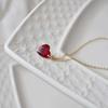 Trójwymiarowy wisiorek w kształcie czerwonego serca na łańcuszku, platerowany 18-karatowym złotem na srebrze sterlingowym, dla kobiet