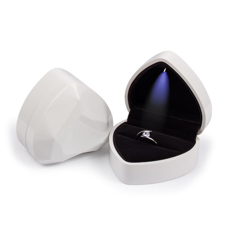

Heart-Shaped LED Jewelry Box for Necklaces, Pendants, and Rings