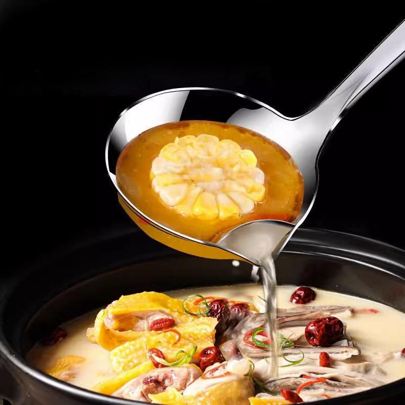 Stainless Steel Filter Spoon Soup Fat Oil Separator Ladles Skimmer Spoon Soup Colander for Kitchen Heat Insulation Anti-scalding
